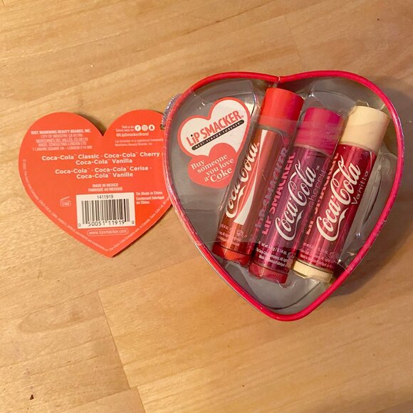 2 Lip Smackers 3 lip balm tins, Holiday,  Coca Cola Valentine Heart, Sealed New - Picture 5 of 5